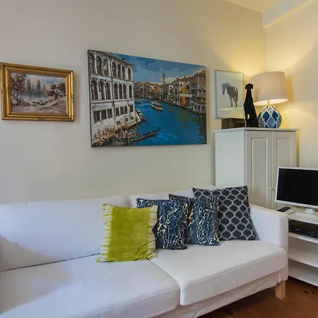 106 A - Martim Moniz Apartman